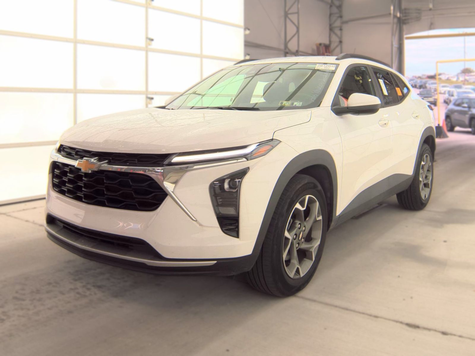 2025 CHEVROLET TRAX LT - 1