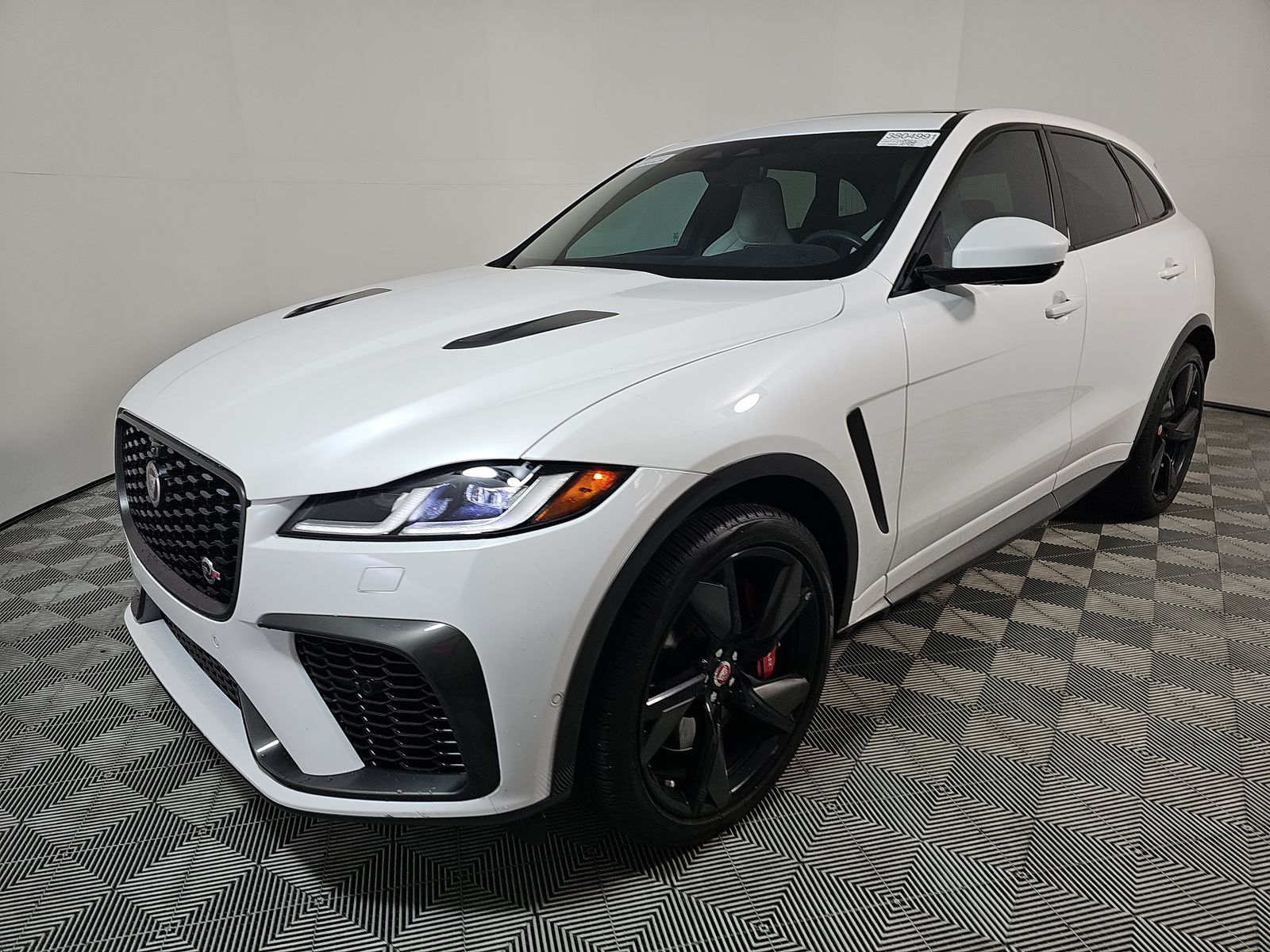 2023 JAGUAR F-PACE SVR - 1