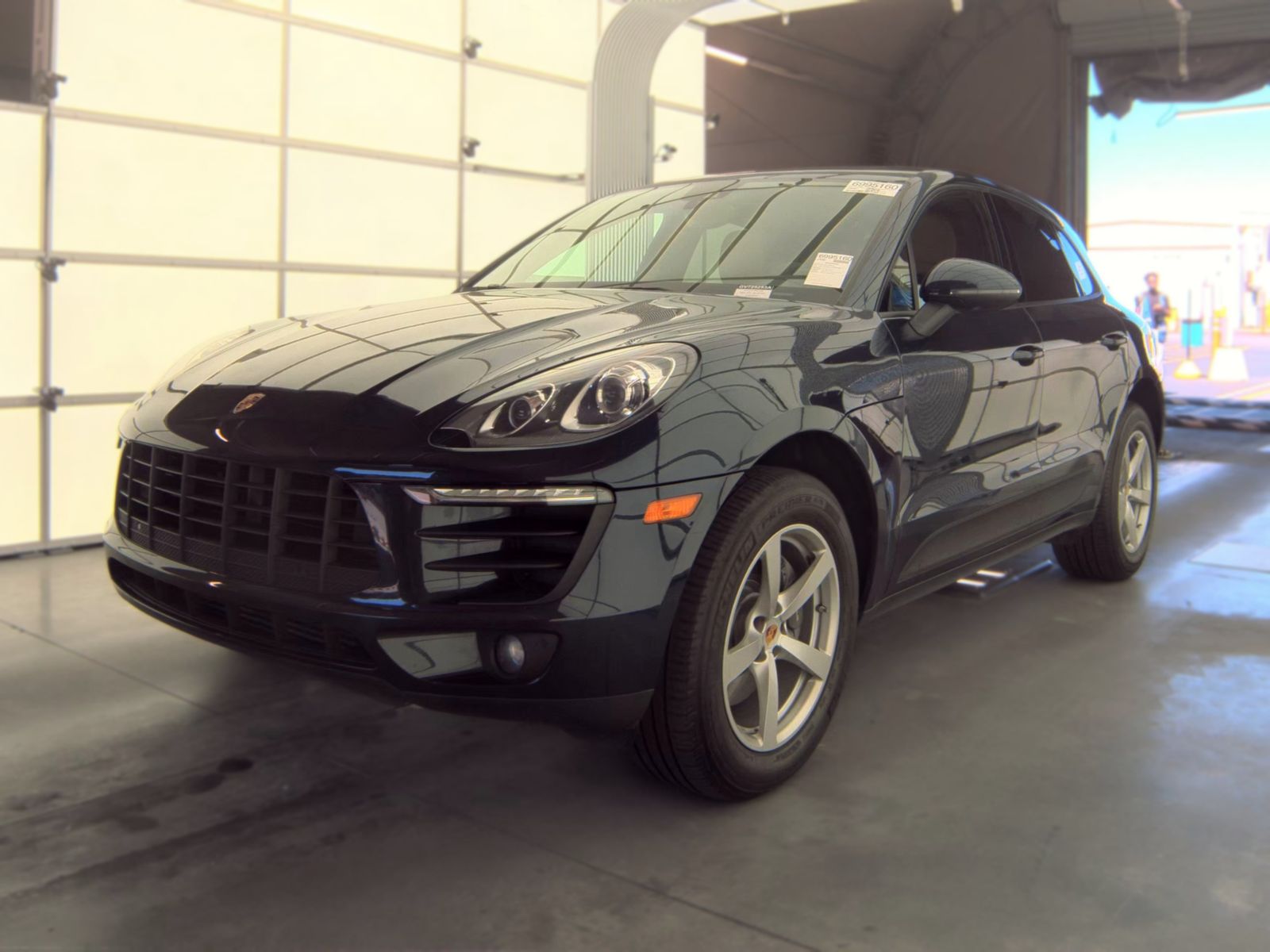 2018 PORSCHE MACAN Base - 1