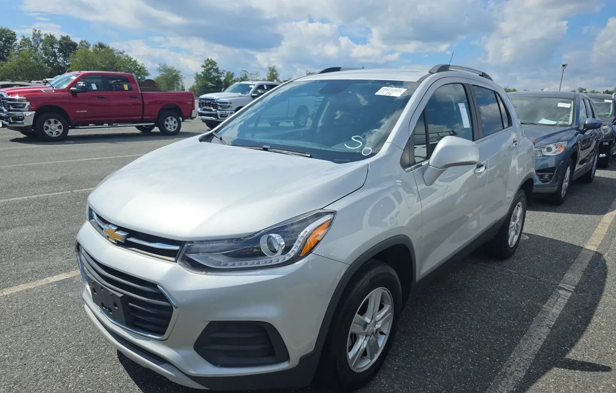 2019 CHEVROLET TRAX LT - 1