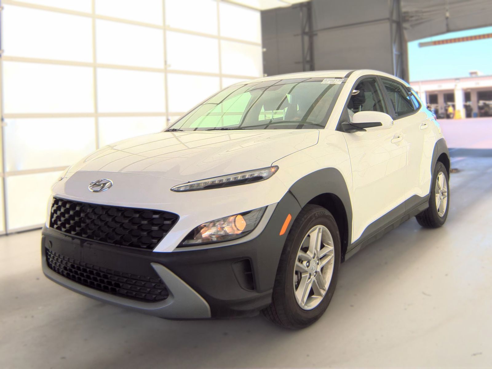 2023 HYUNDAI KONA SE - 1