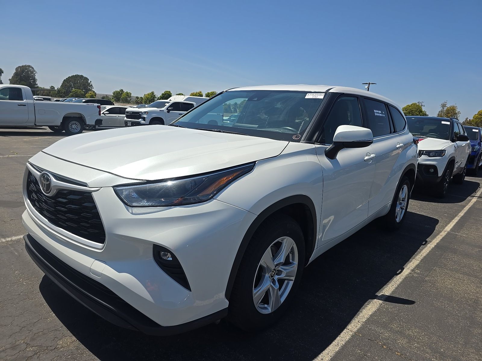 2024 TOYOTA HIGHLANDER LE - 1