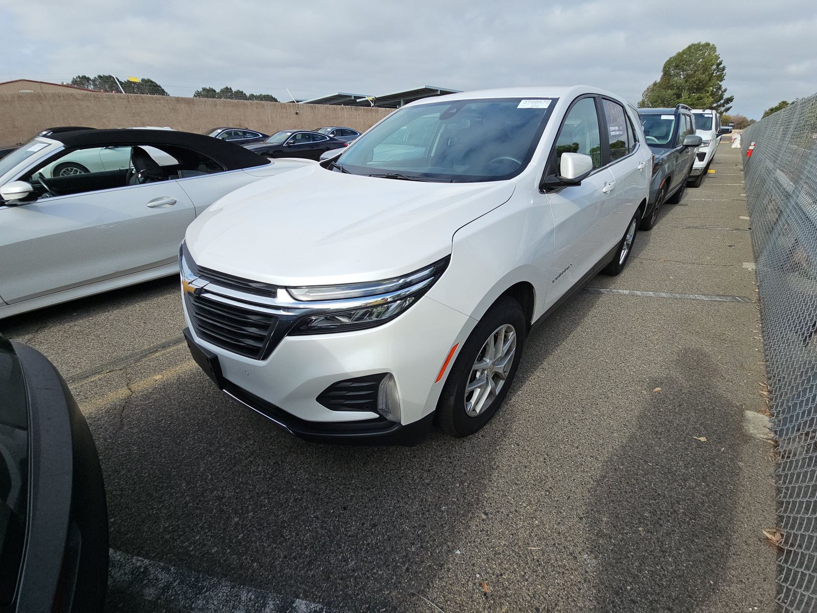 2024 CHEVROLET EQUINOX LT - 1
