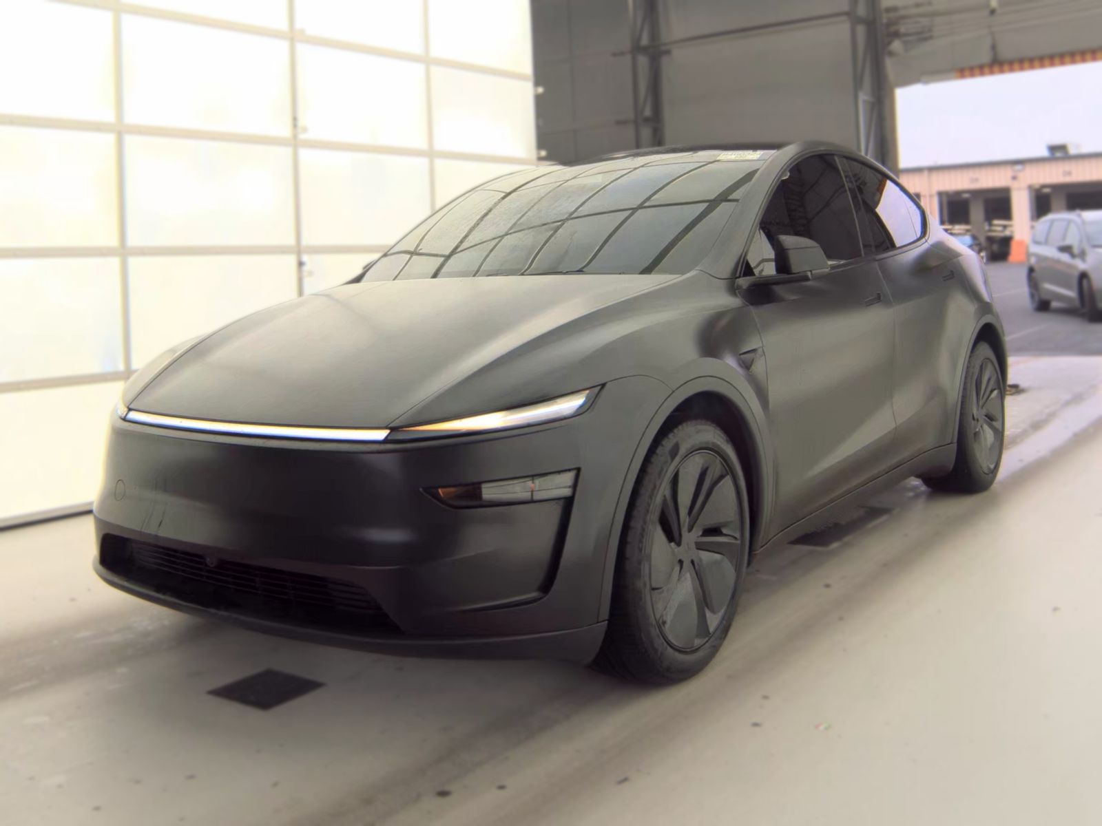 2026 TESLA MODEL Y LONG Range - 1