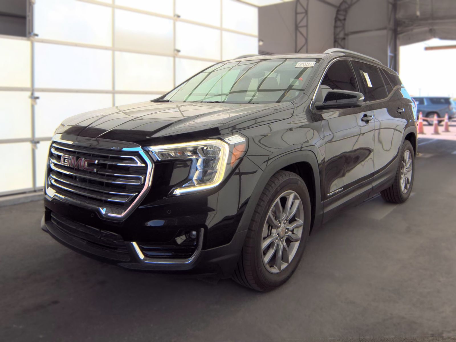 2023 GMC TERRAIN SLT - 1