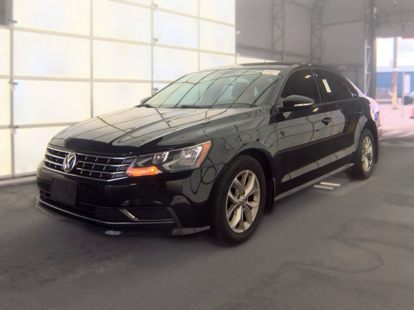 2018 VOLKSWAGEN PASSAT 2.0T S - 1