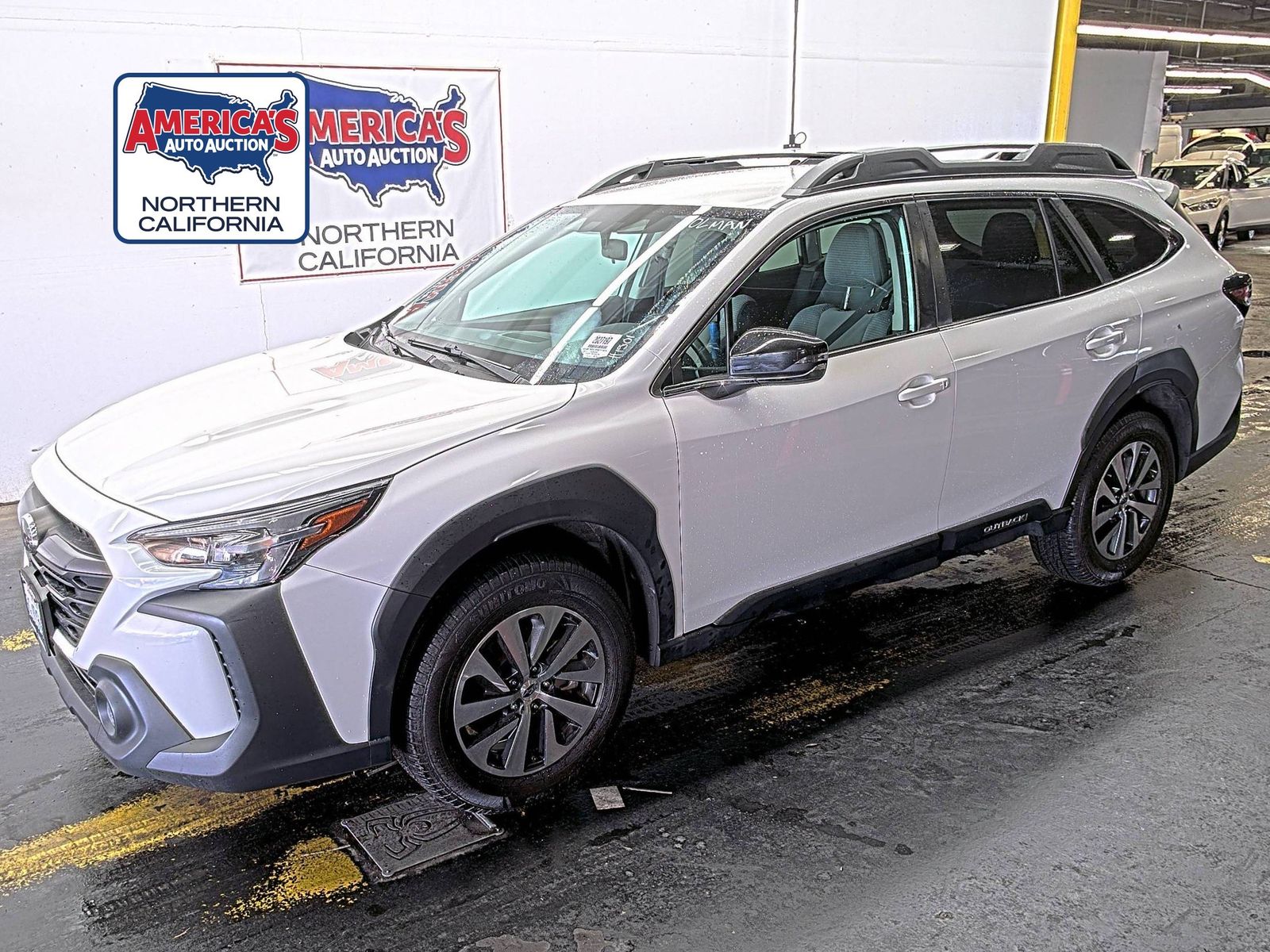 2023 SUBARU OUTBACK Premium - 1