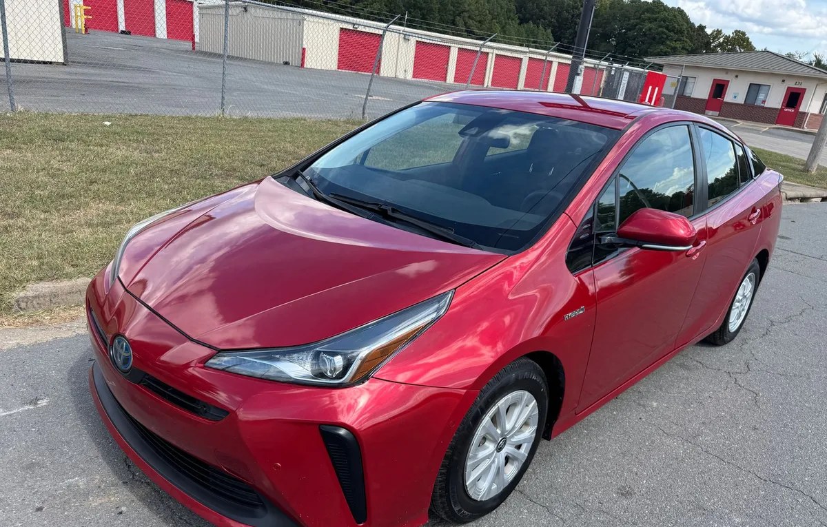 2020 TOYOTA PRIUS LE - 1