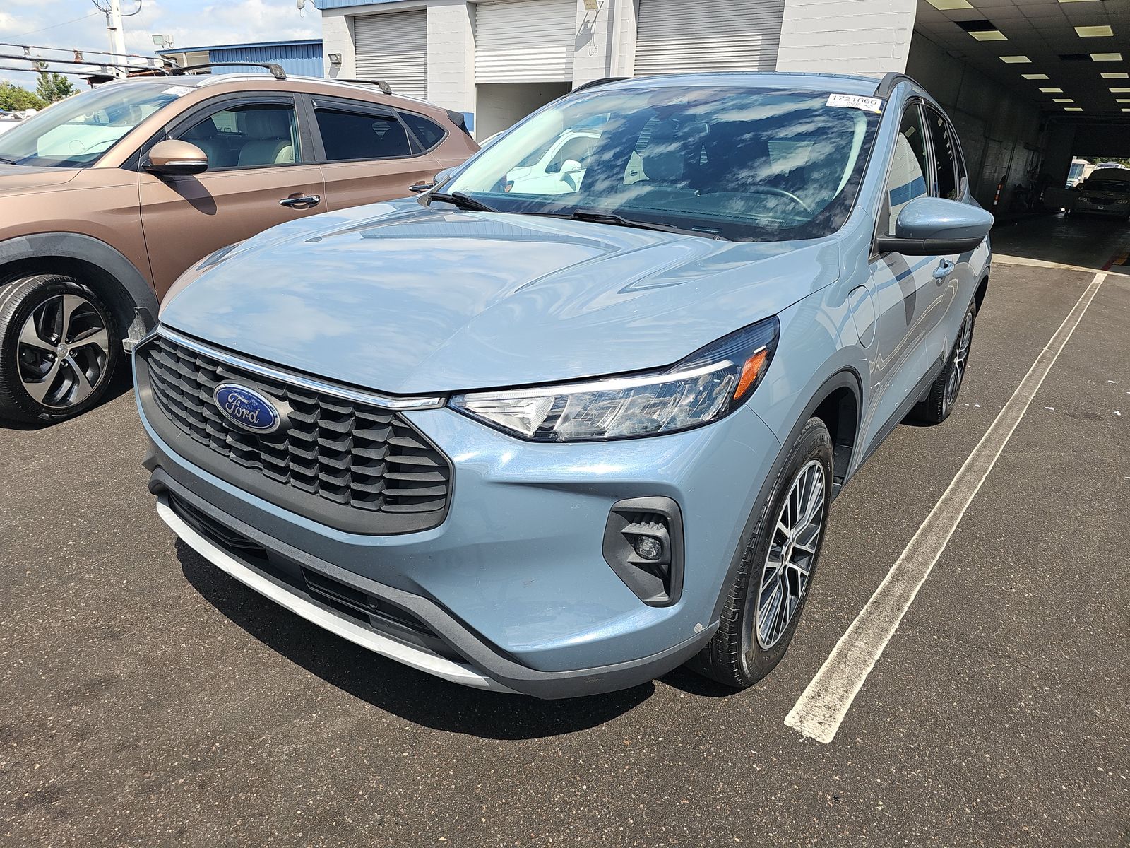 2023 FORD ESCAPE PLUG-IN Hybrid - 1