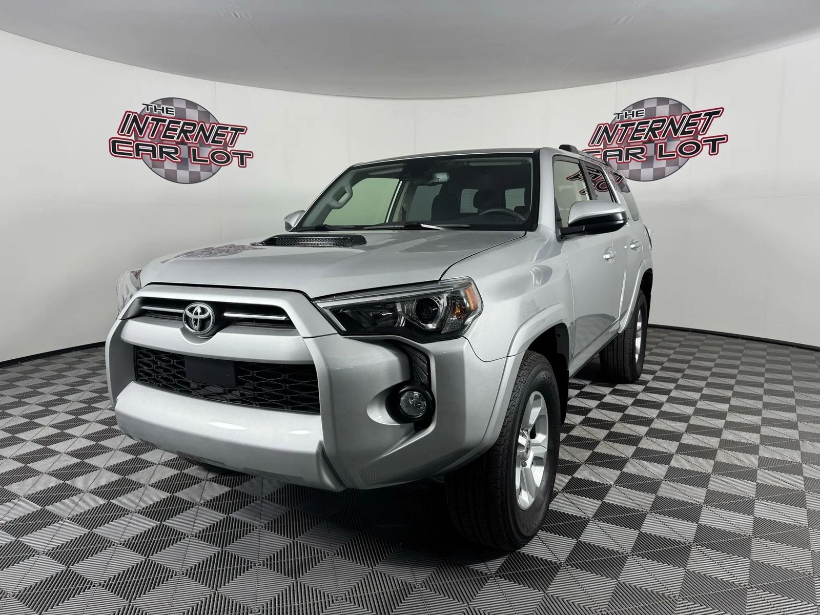 2023 TOYOTA 4RUNNER SR5 - 1