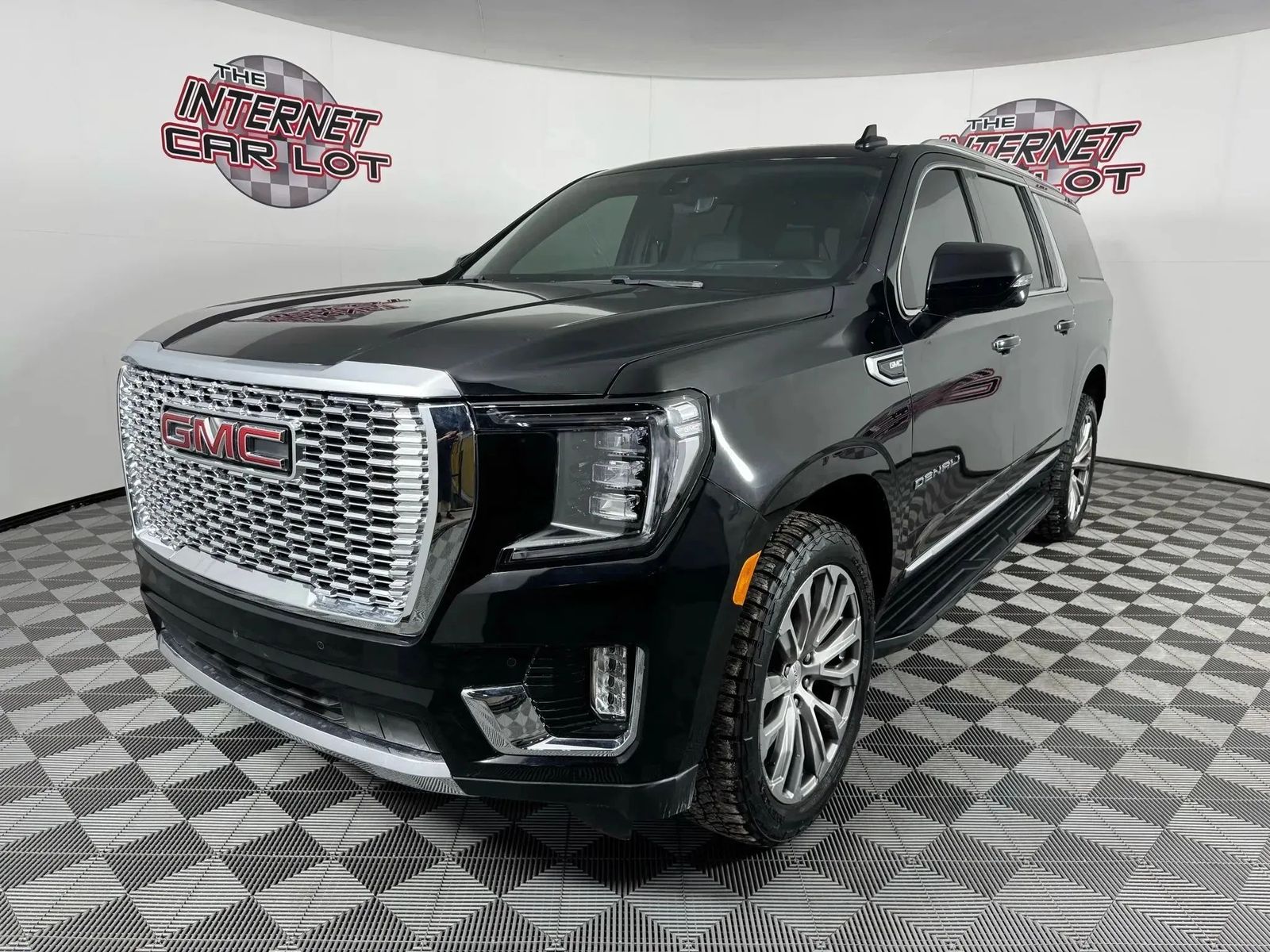 2021 GMC YUKON XL Denali - 1