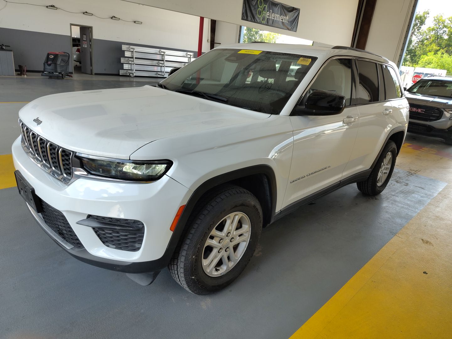2023 JEEP GRAND CHEROKEE Laredo - 1