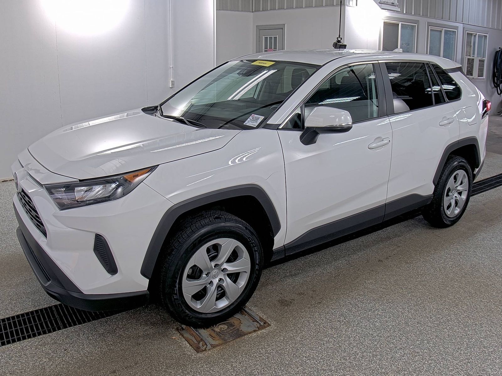 2022 TOYOTA RAV4 LE - 1