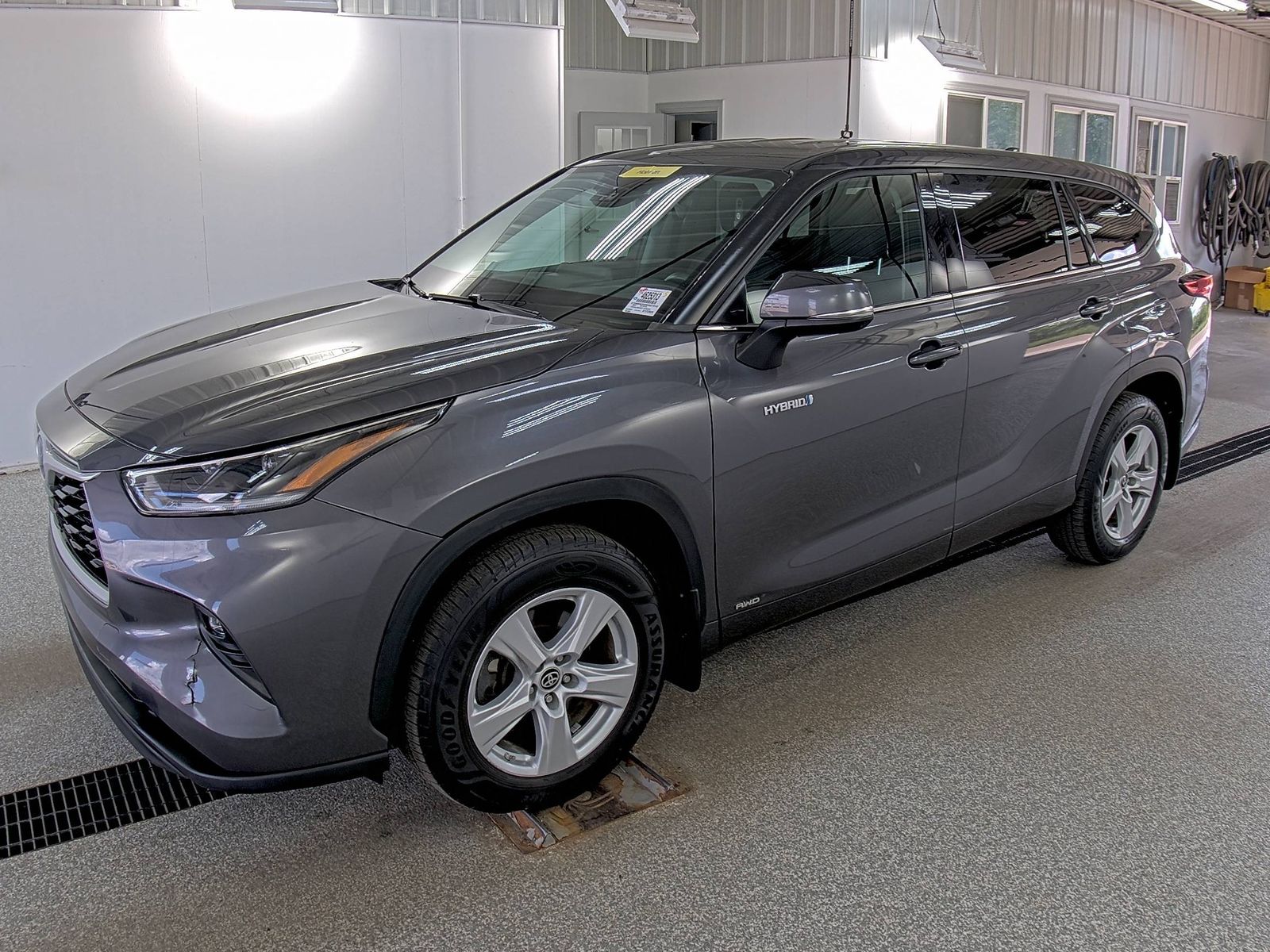 2021 TOYOTA HIGHLANDER HYBRID LE - 1