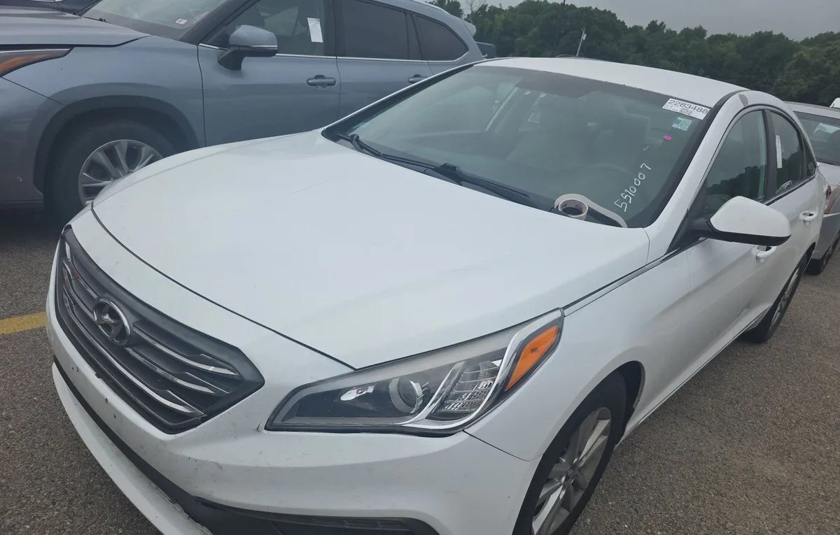 2017 HYUNDAI SONATA Base - 1