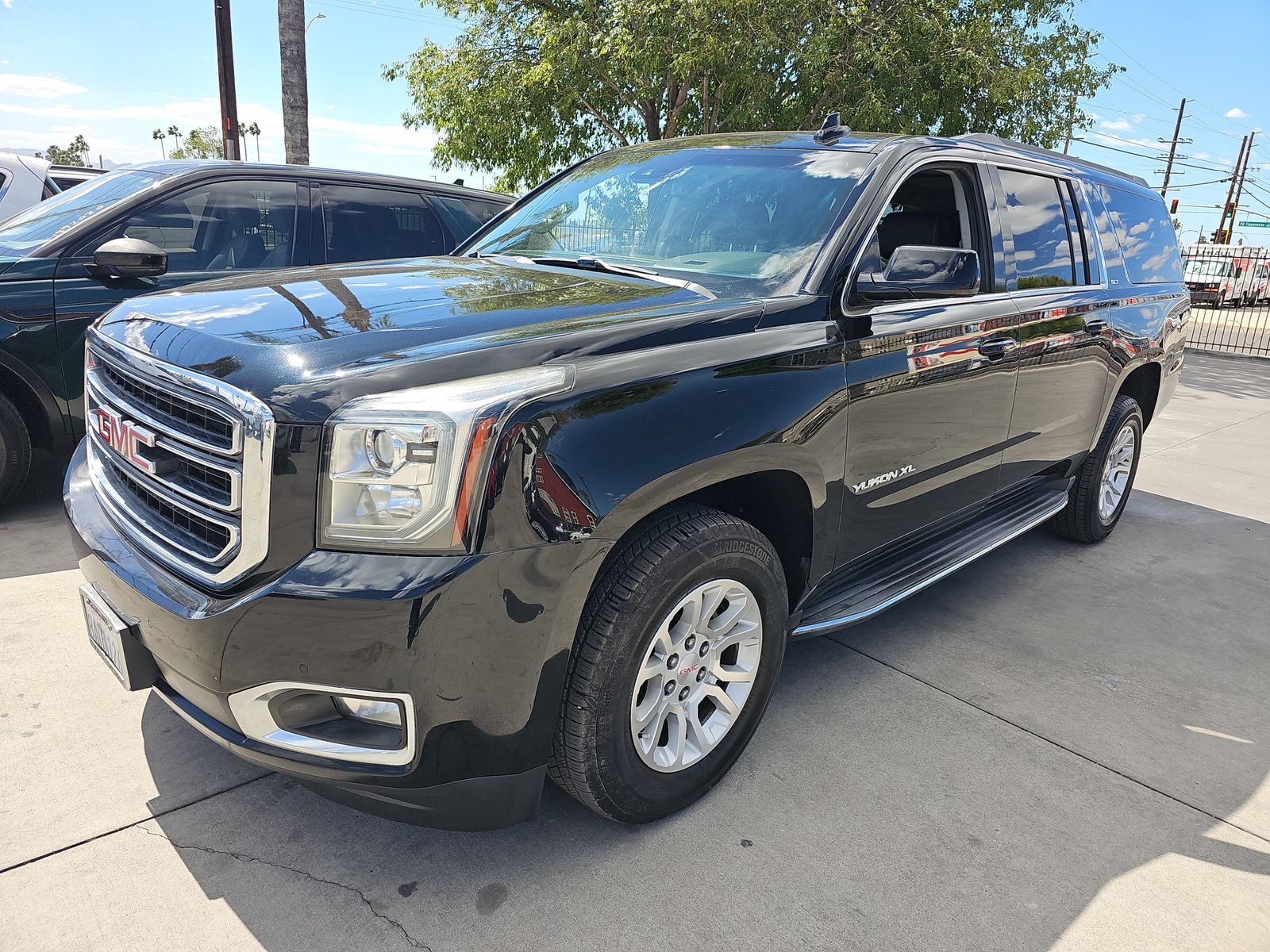 2017 GMC YUKON XL SLT - 1