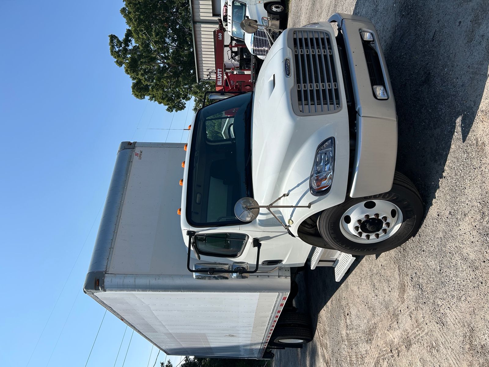 2018 FREIGHTLINER M2 106 MEDIUM DUTY - 1