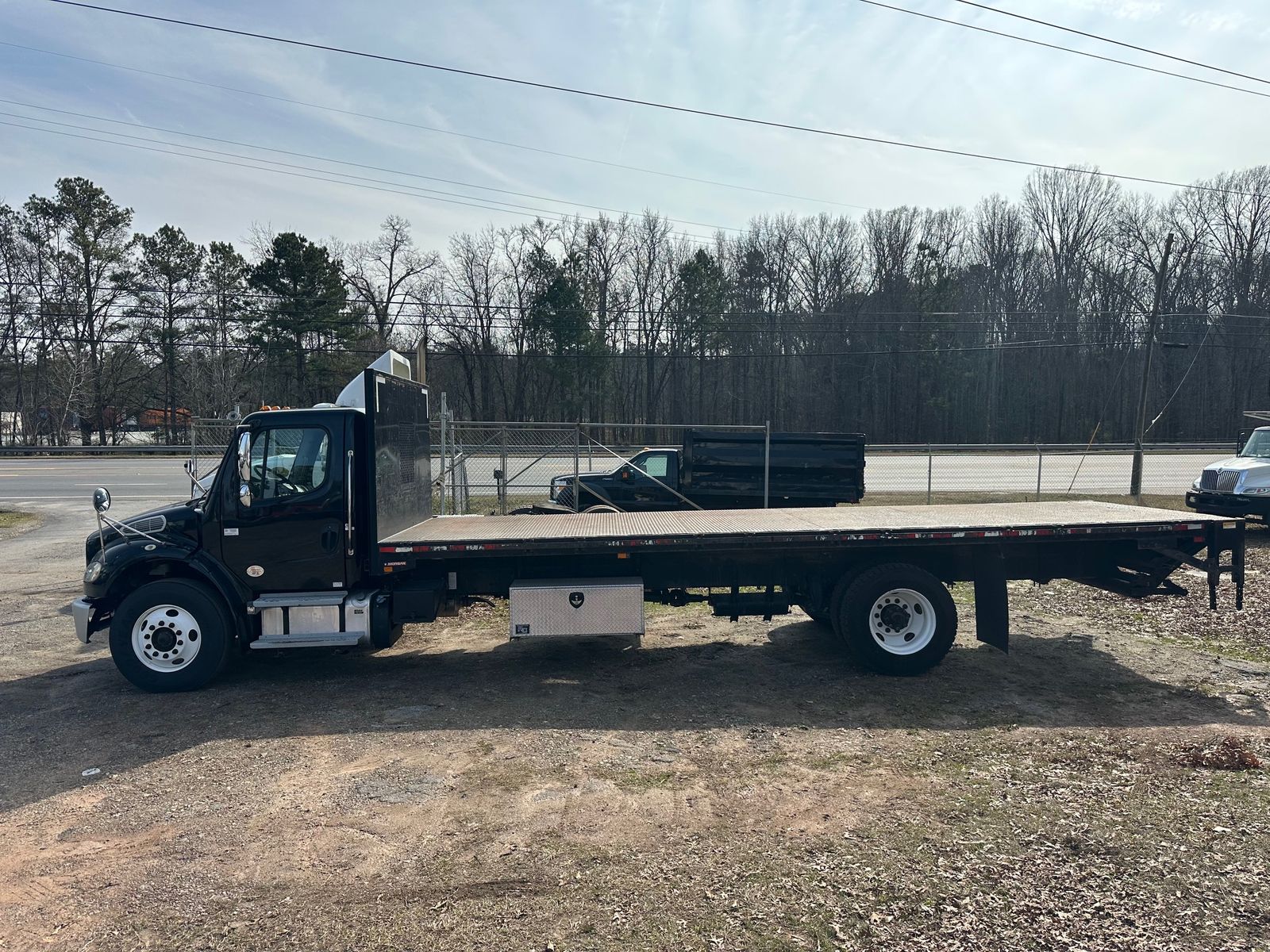 2018 FREIGHTLINER M2 106 MEDIUM DUTY - 1