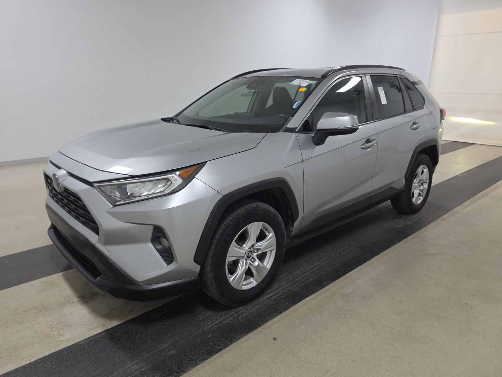 2019 TOYOTA RAV4 XLE - 1