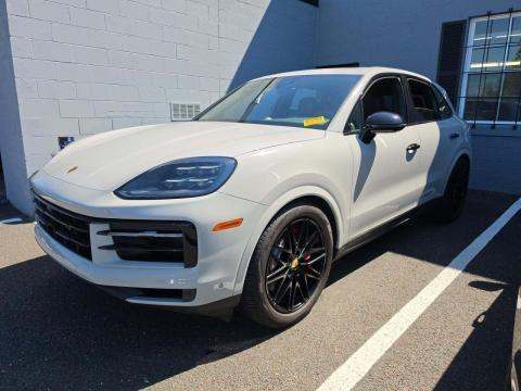 2024 PORSCHE CAYENNE S - 1