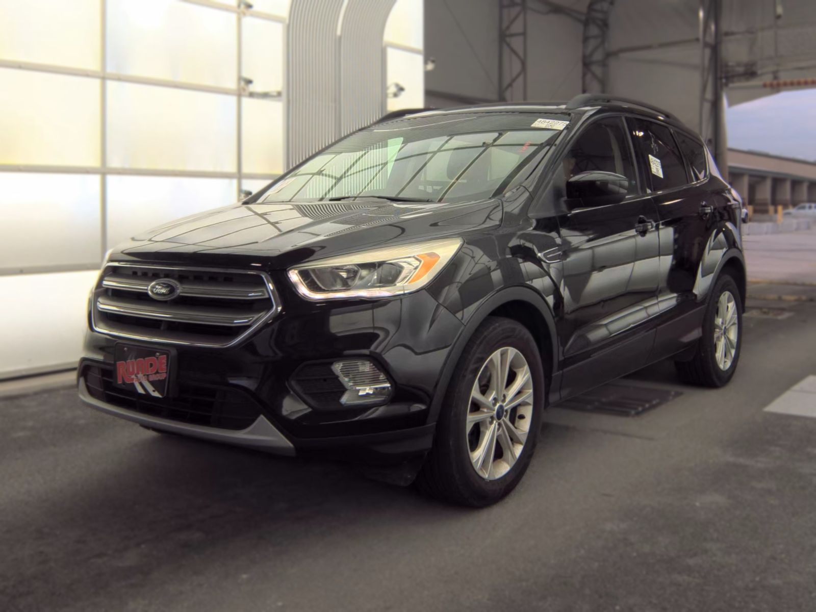2017 FORD ESCAPE SE - 1