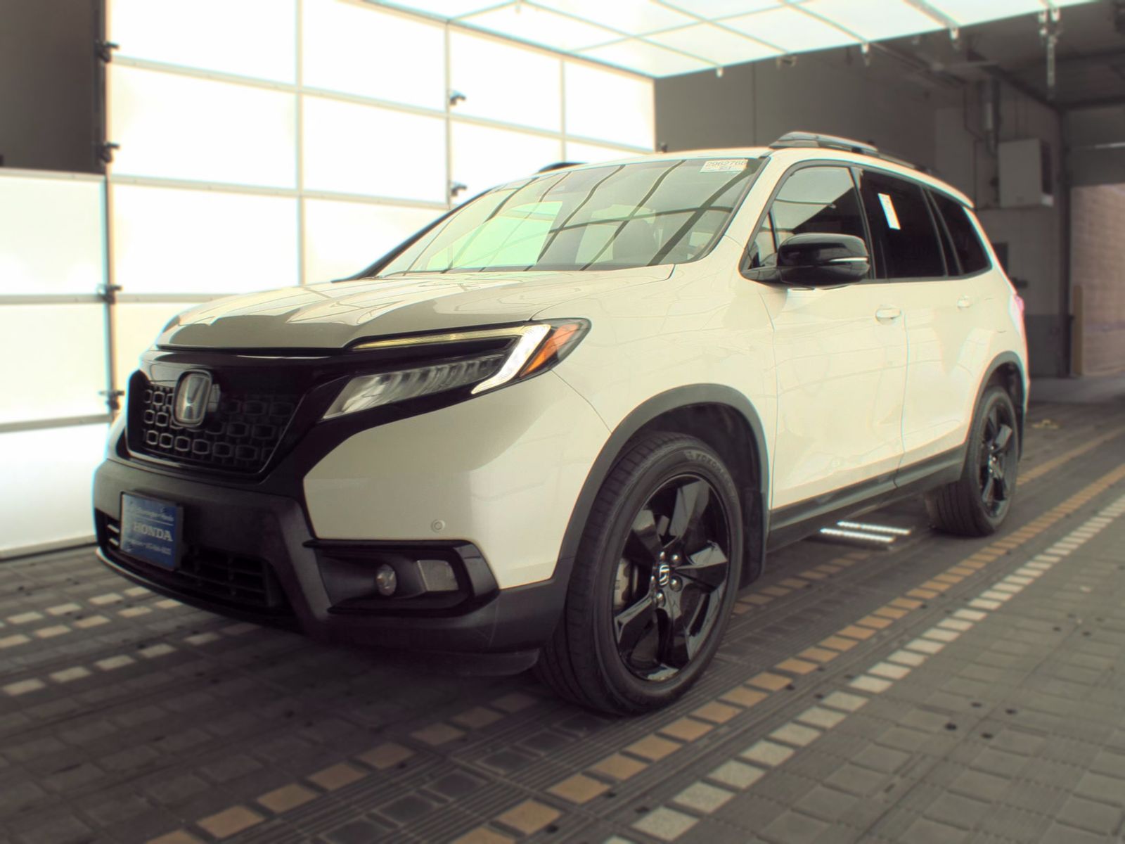 2019 HONDA PASSPORT Elite - 1