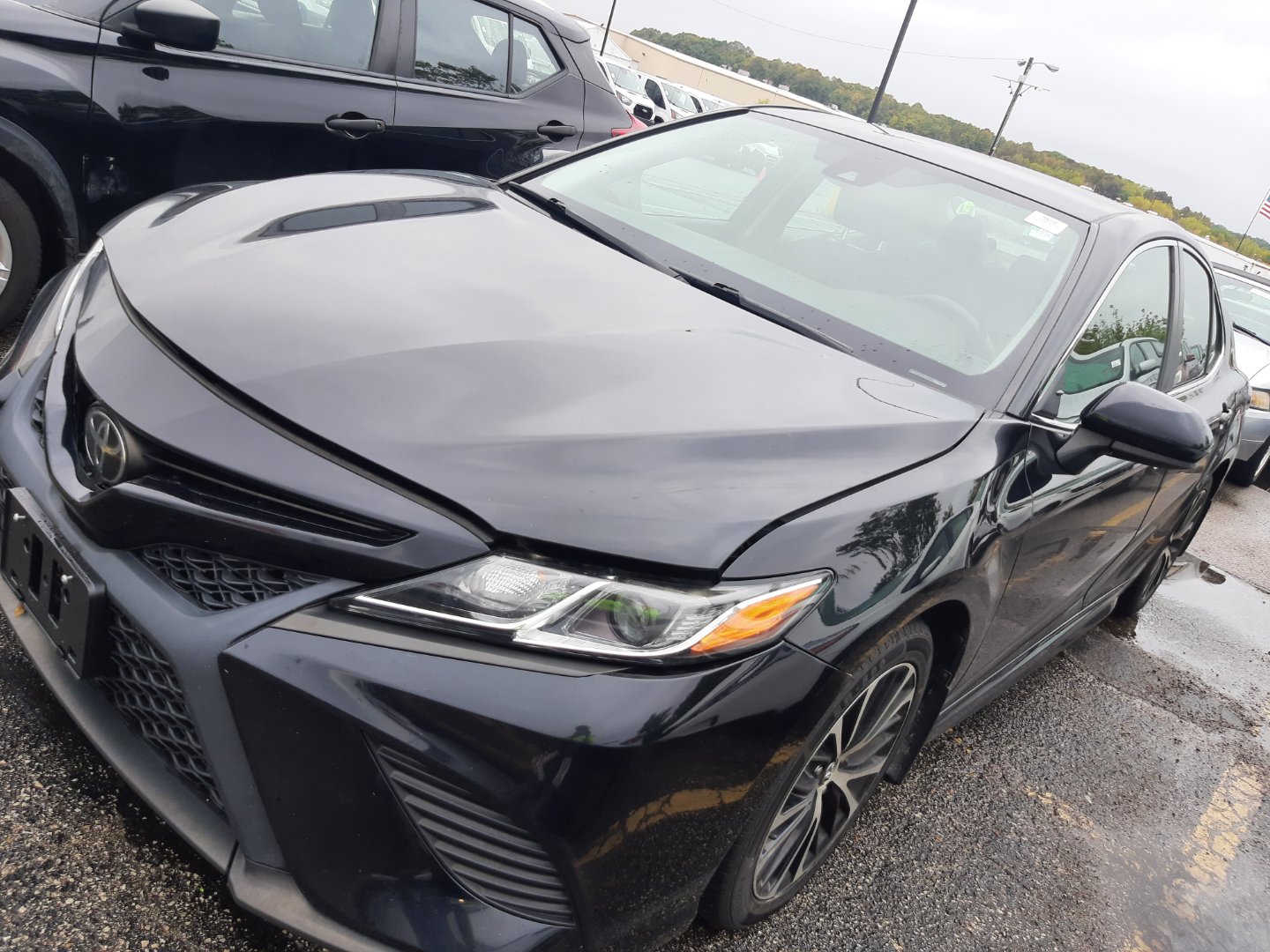 2019 TOYOTA CAMRY SE - 1