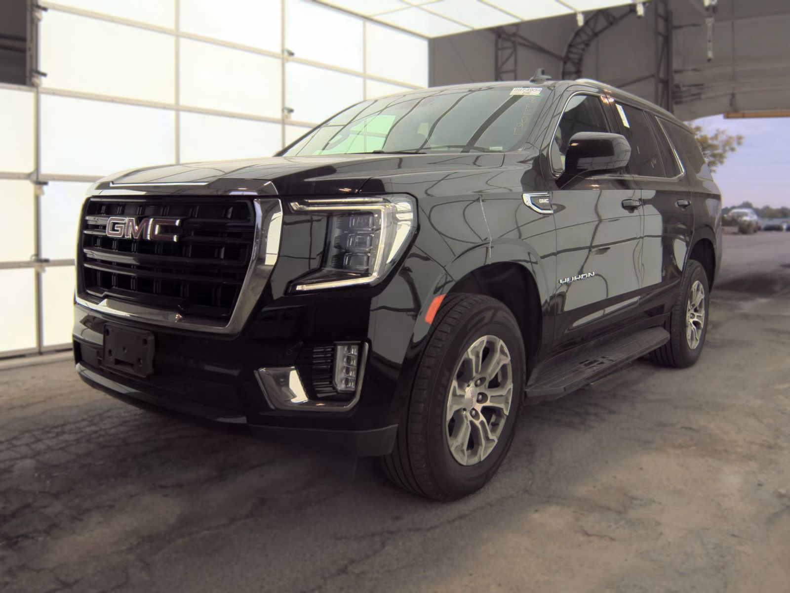 2024 GMC YUKON SLE - 1