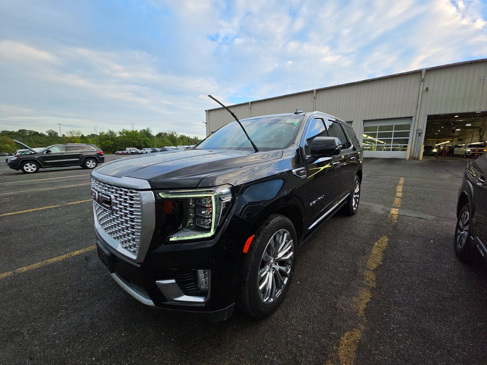 2023 GMC YUKON Denali - 1