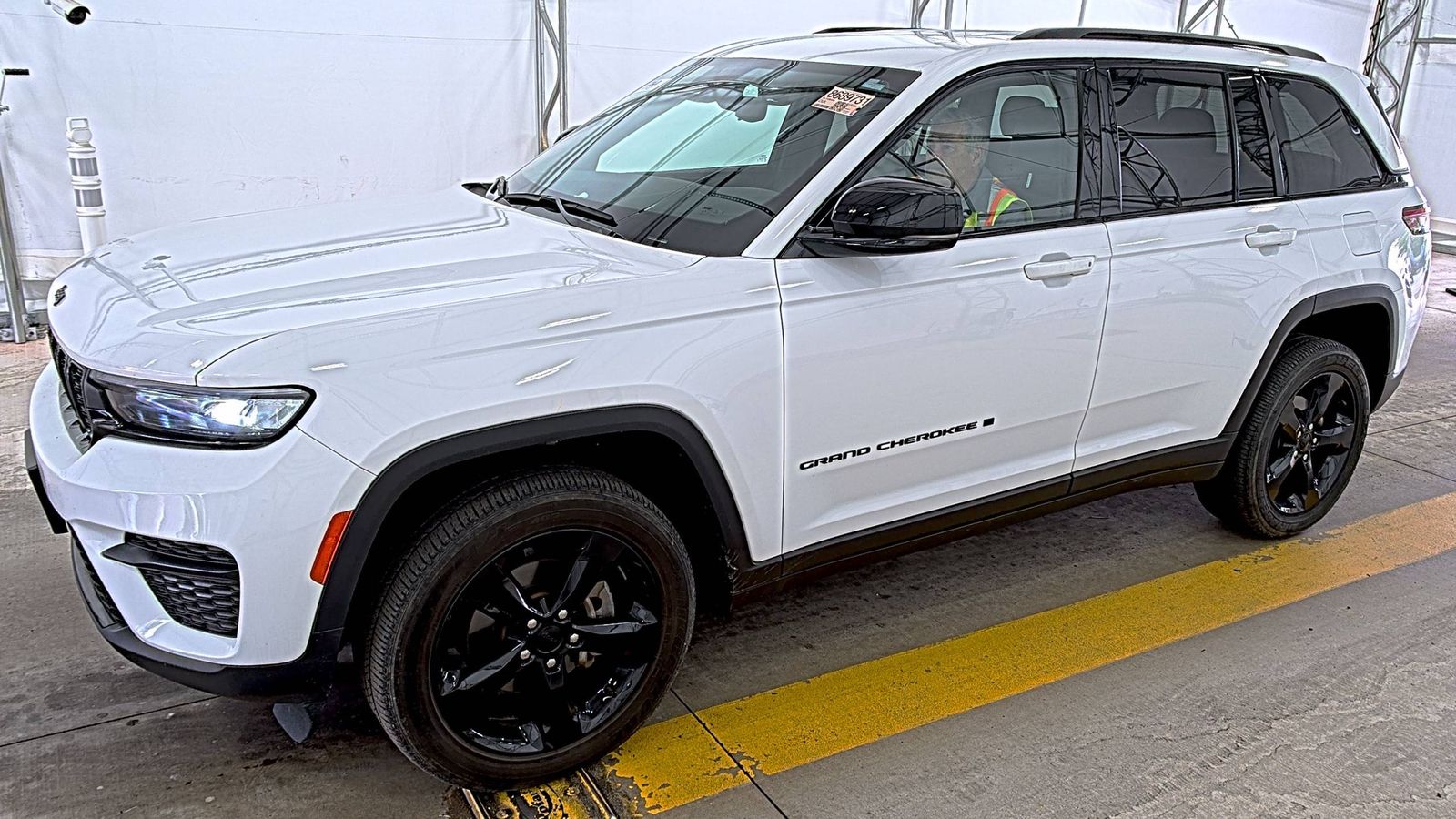 2023 JEEP GRAND CHEROKEE Altitude - 1