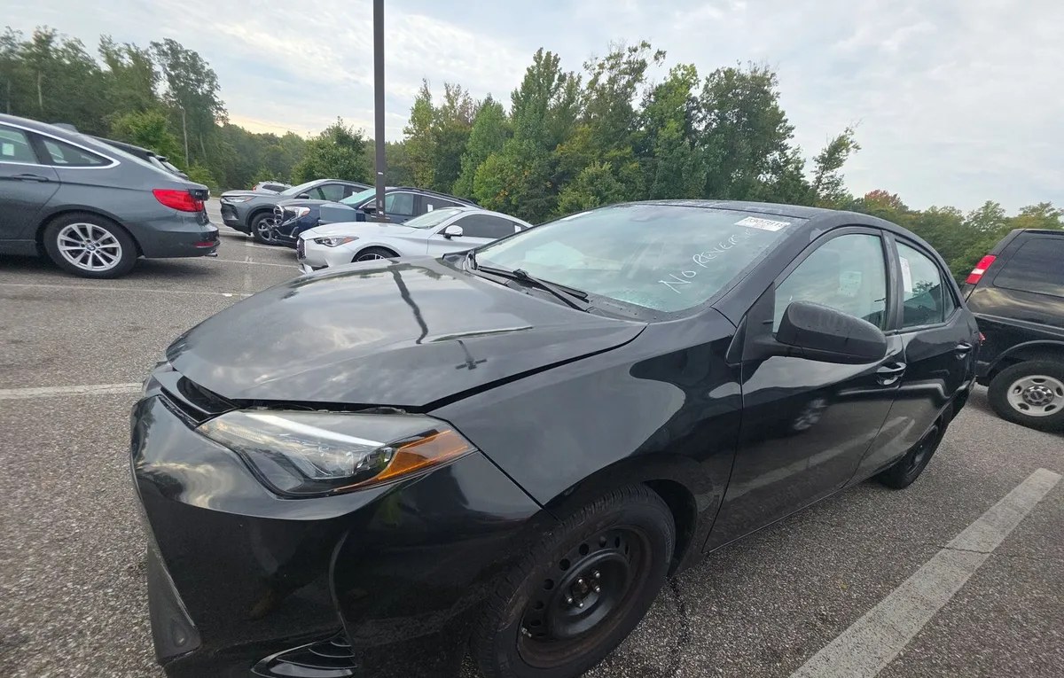 2018 TOYOTA COROLLA LE - 1