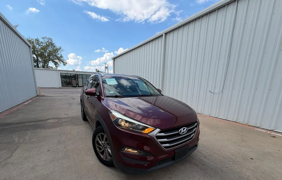 2017 HYUNDAI TUCSON SE - 1