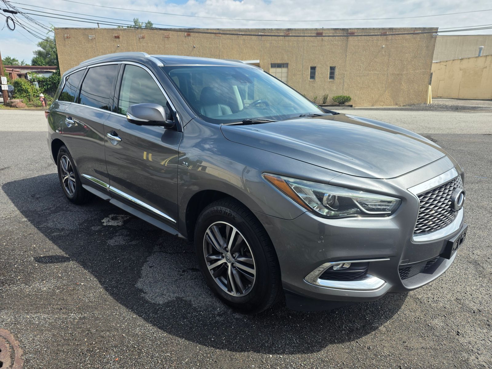 2019 INFINITI QX60 LUXE - 1