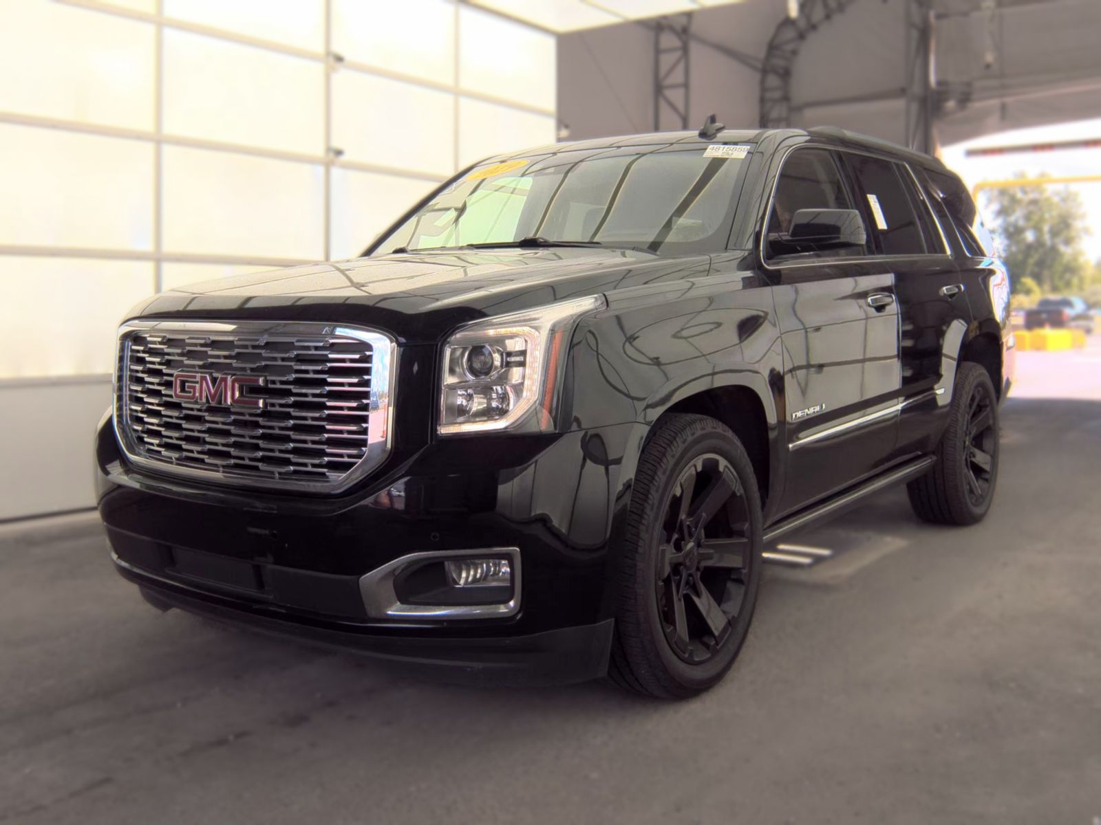 2019 GMC YUKON Denali - 1