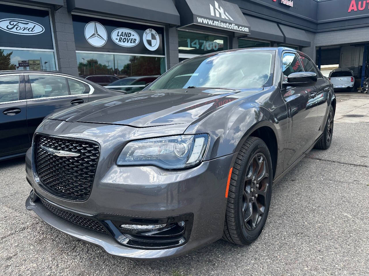 2019 CHRYSLER 300 Touring - 1