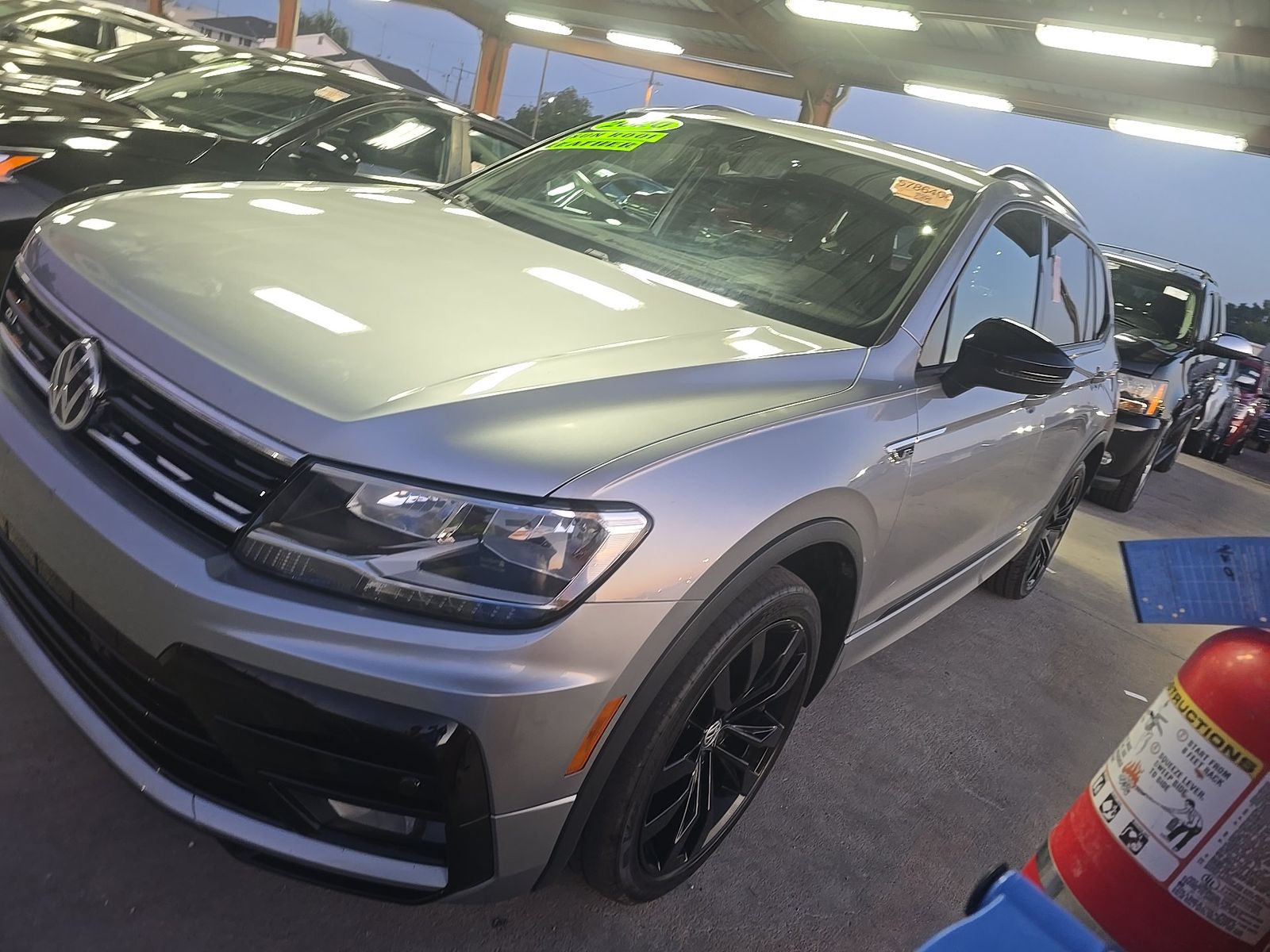 2020 VOLKSWAGEN TIGUAN 2.0T SE R-LINE Black - 1