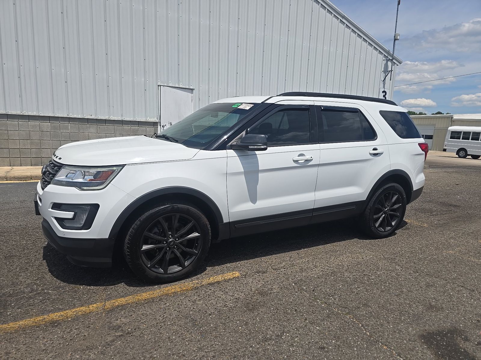 2017 FORD EXPLORER XLT - 1