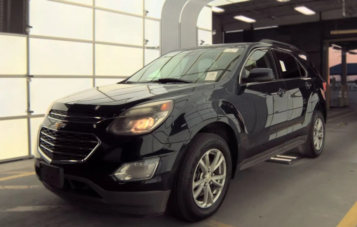 2017 CHEVROLET EQUINOX LT - 1