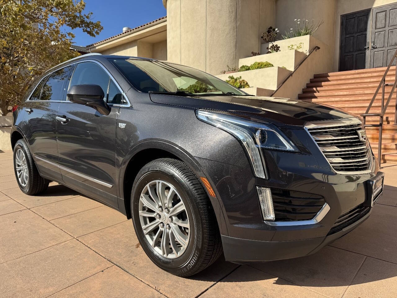 2017 CADILLAC XT5 Luxury - 1