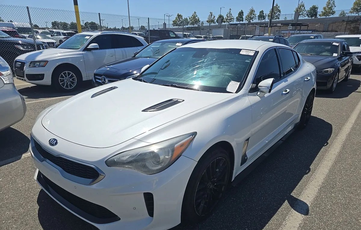 2018 KIA STINGER Base - 1