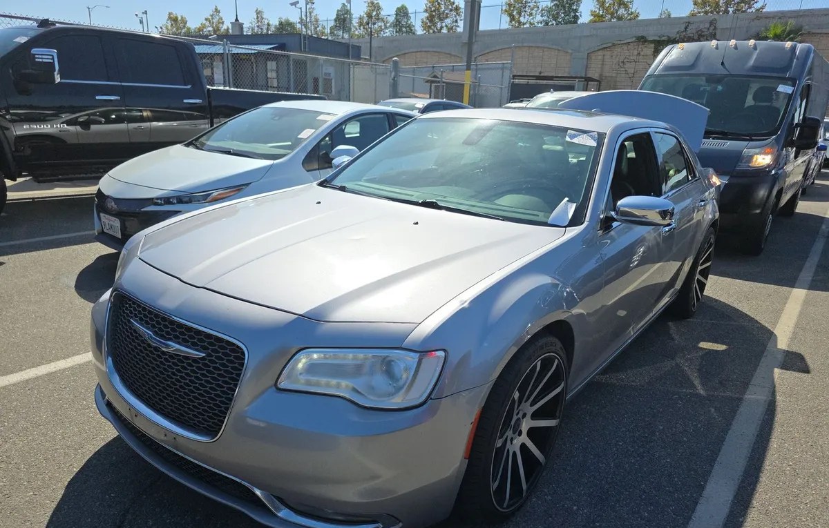 2017 CHRYSLER 300 C - 1