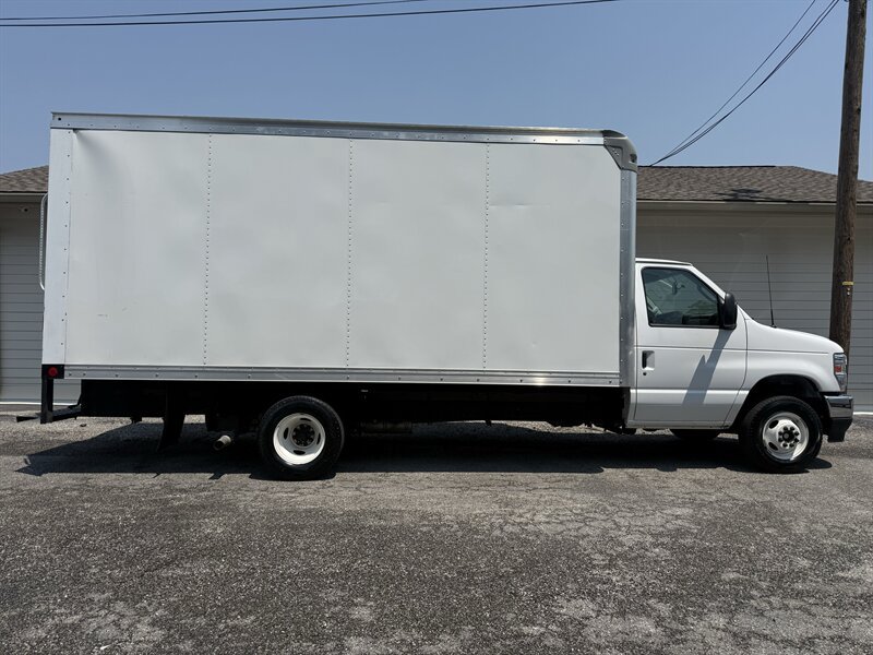 2025 FORD E-450 Base - 1
