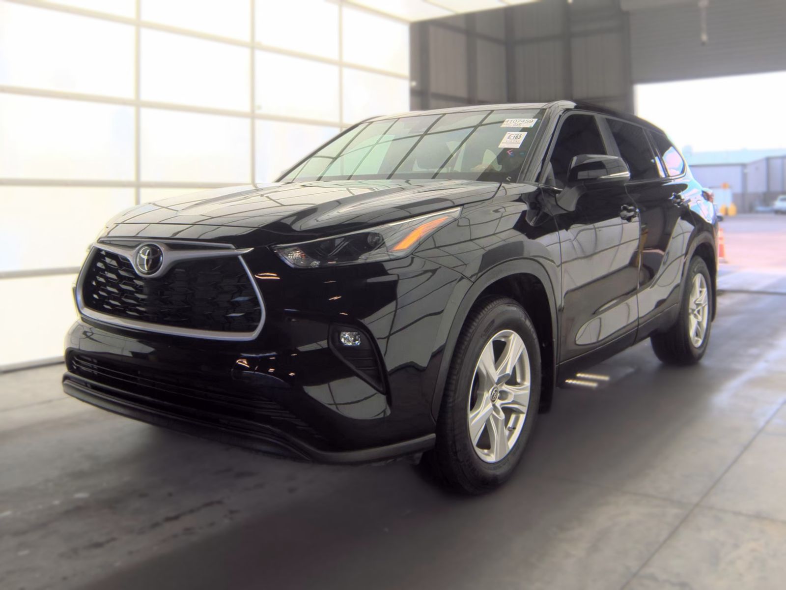 2025 TOYOTA HIGHLANDER LE - 1