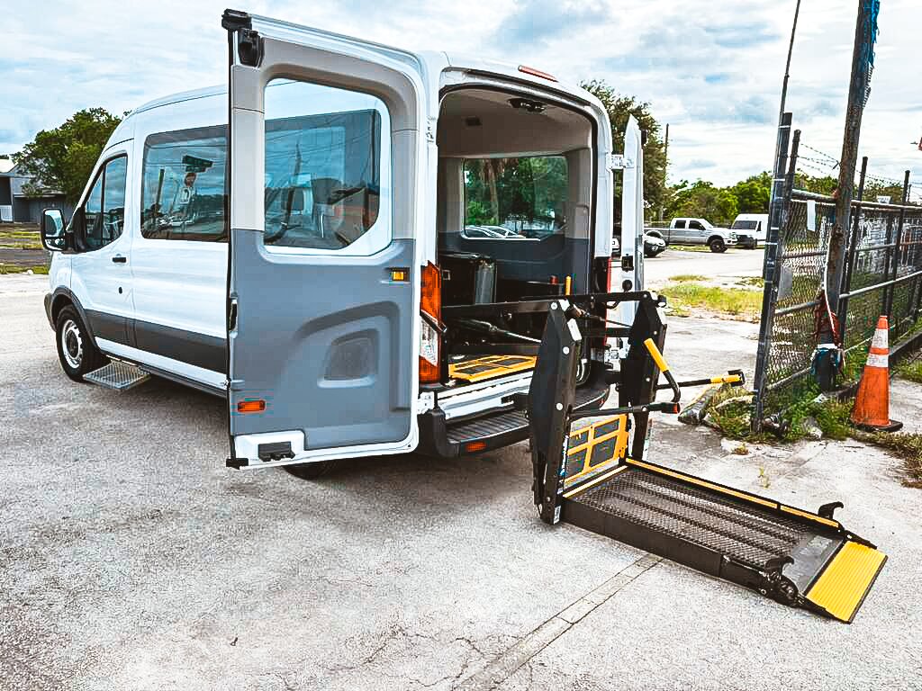 2017 FORD TRANSIT 150 XL - 1