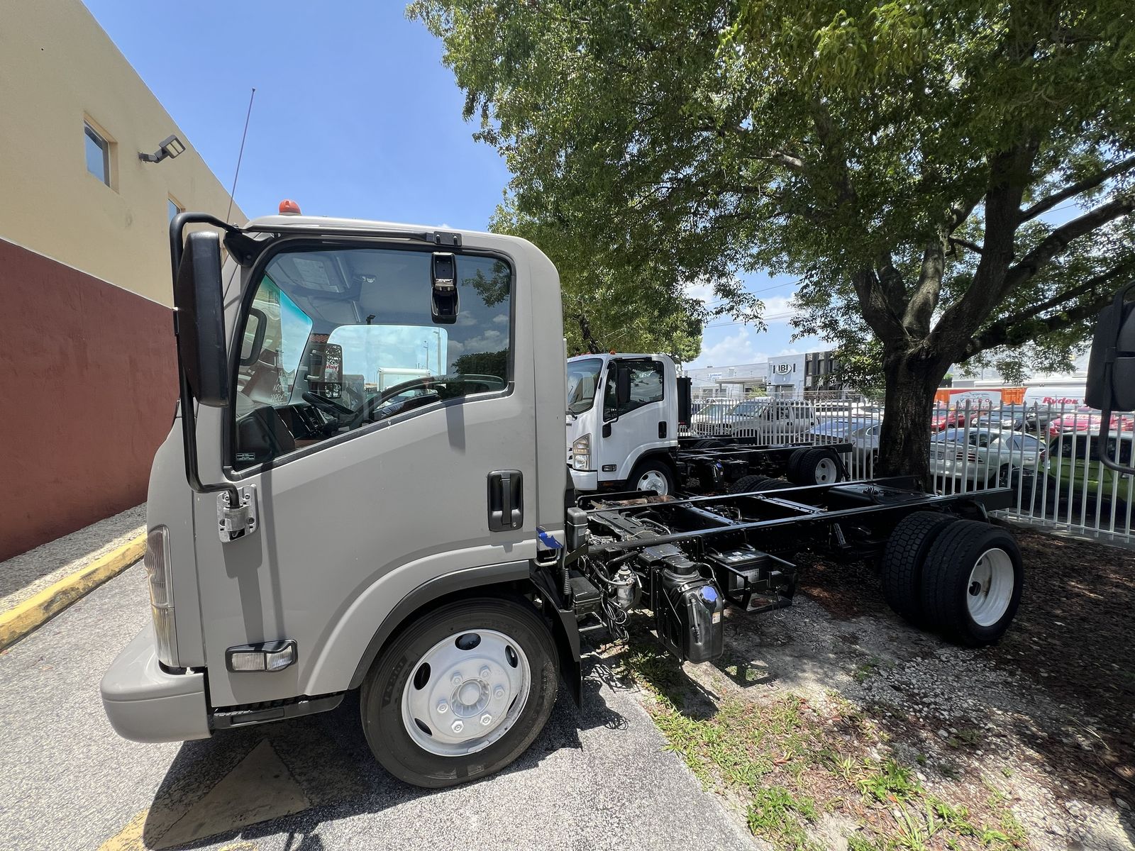 2019 ISUZU NRR Base - 1