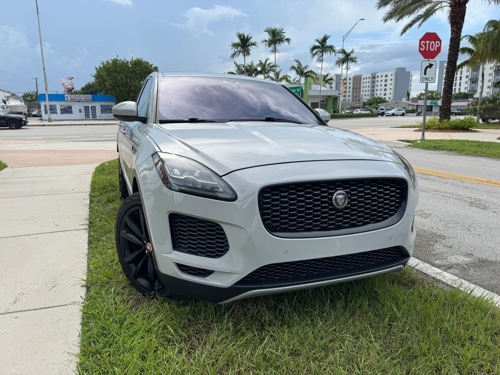 2019 JAGUAR E-PACE SE - 1