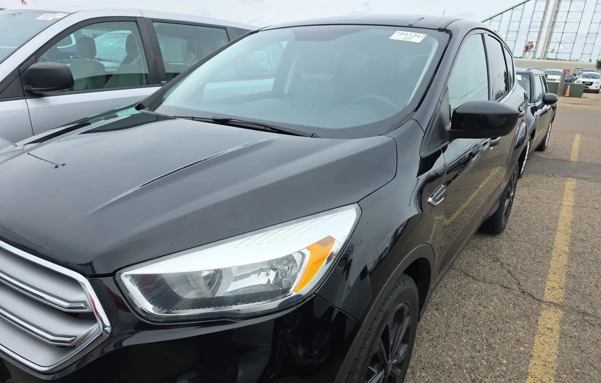 2017 FORD ESCAPE SE - 1