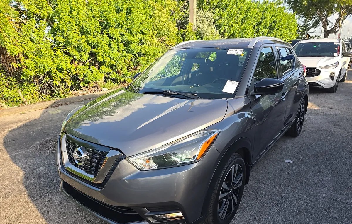 2019 NISSAN KICKS SR - 1