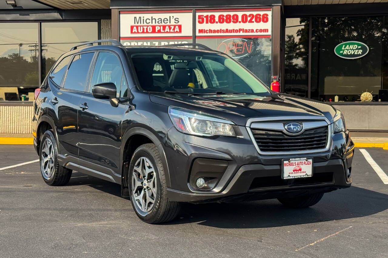 2019 SUBARU FORESTER Premium - 1