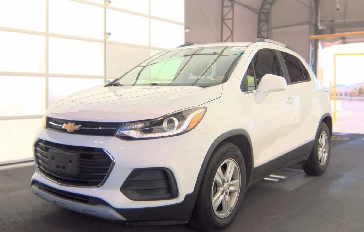 2020 CHEVROLET TRAX LT - 1
